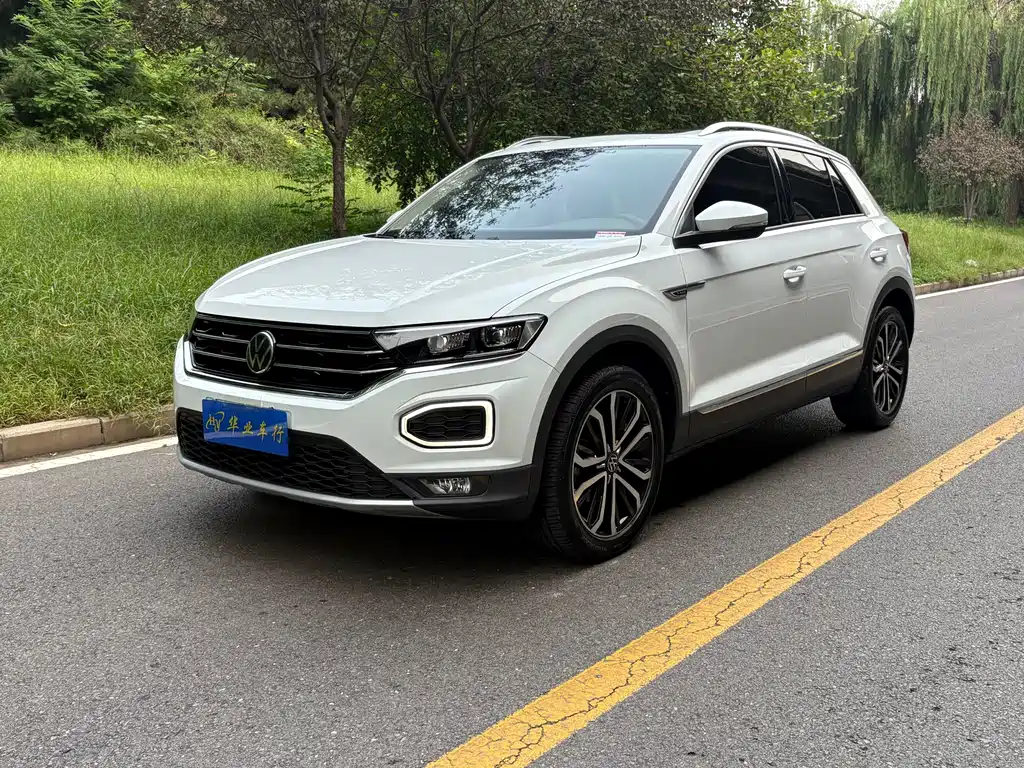 Volkswagen T-Roc 2021 — фото 1