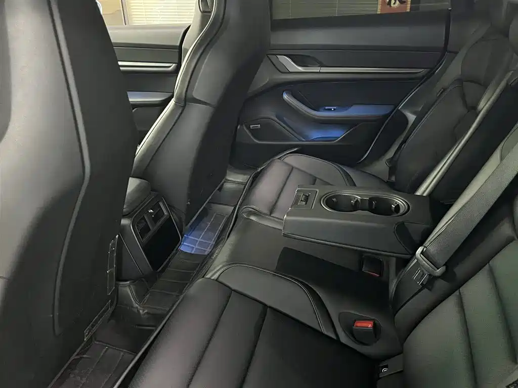 Porsche Taycan 2020 — фото 9
