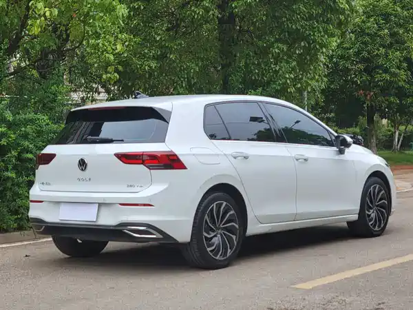 Volkswagen Golf 2023