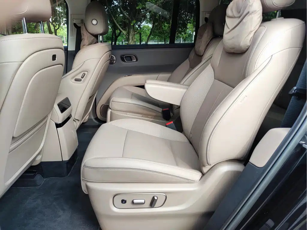 Li Auto i8 2025 — фото 15
