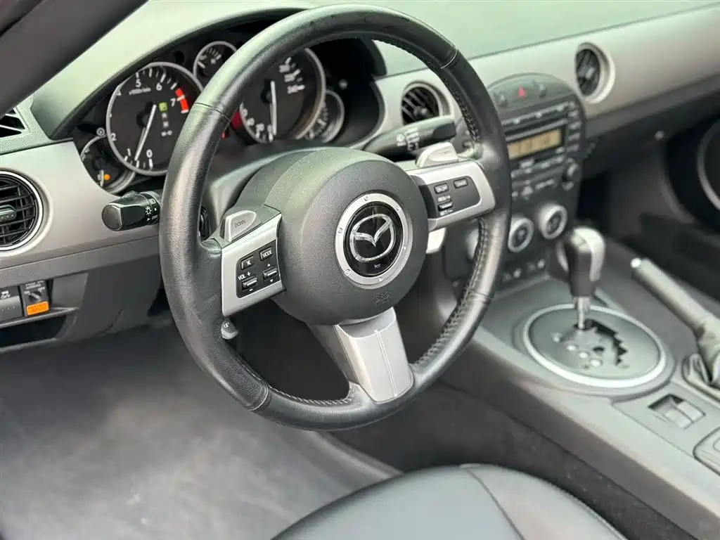 Mazda MX-5 2013 — фото 16