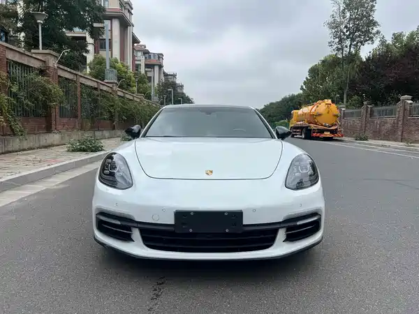 Porsche Panamera 2019