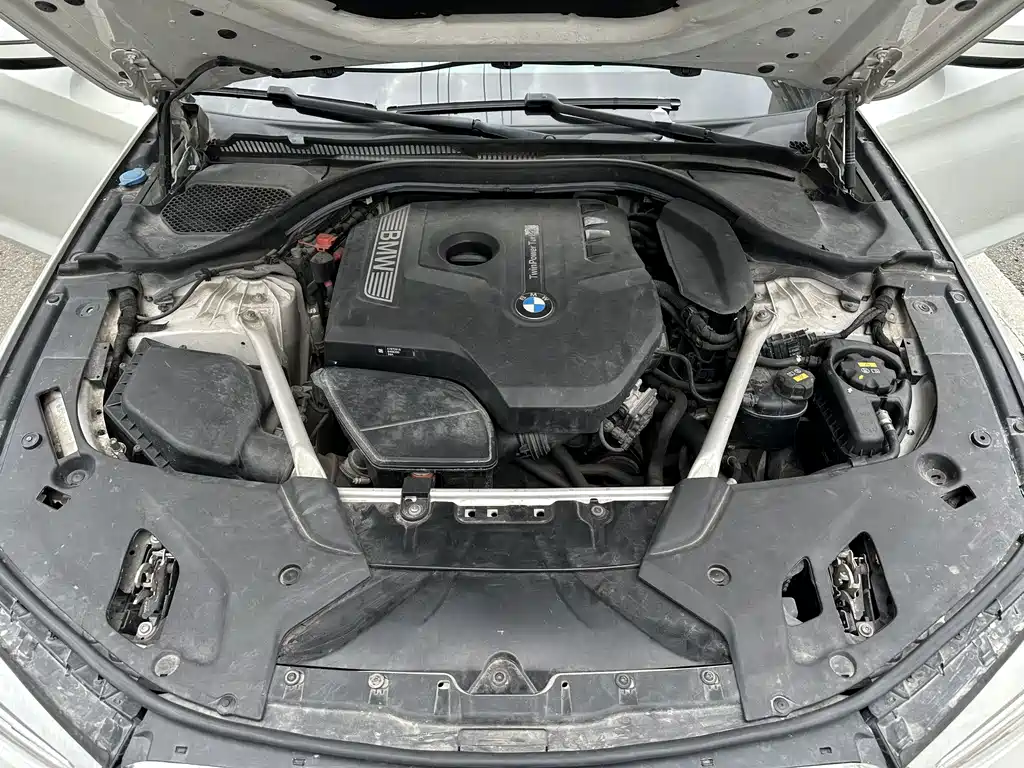 BMW 5 Series 2020 — фото 10