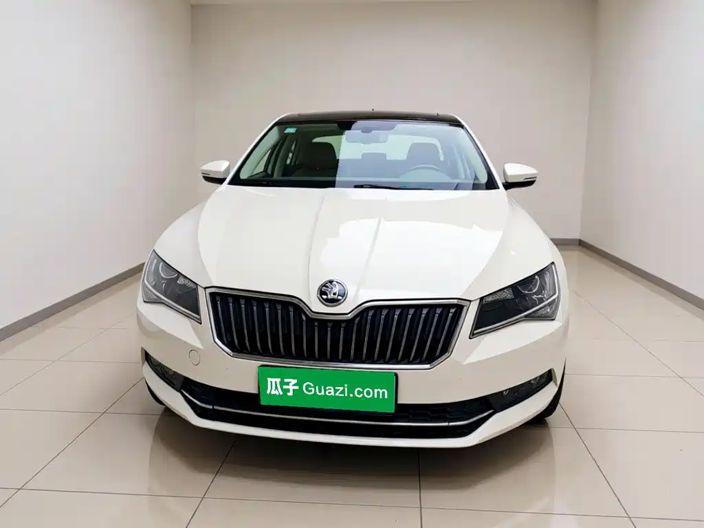 Skoda Superb 2016 — фото 24