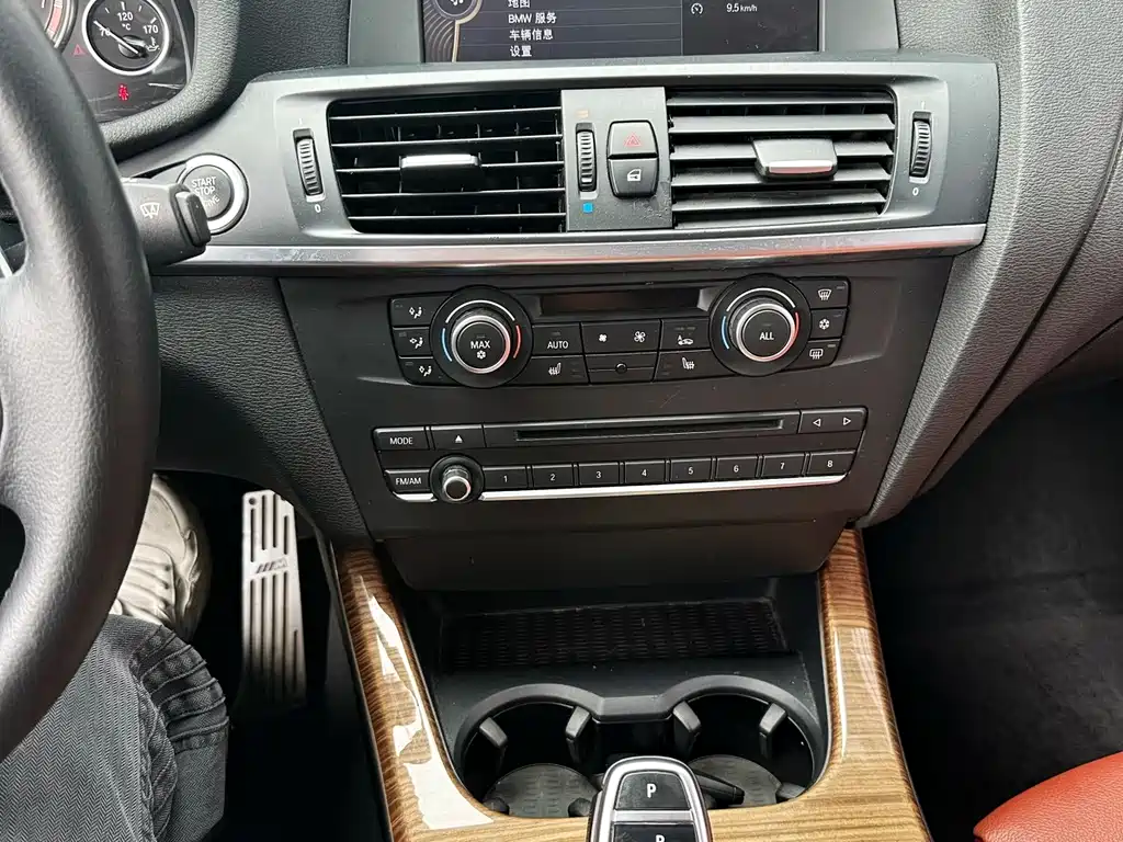 BMW X3 2012 — фото 14