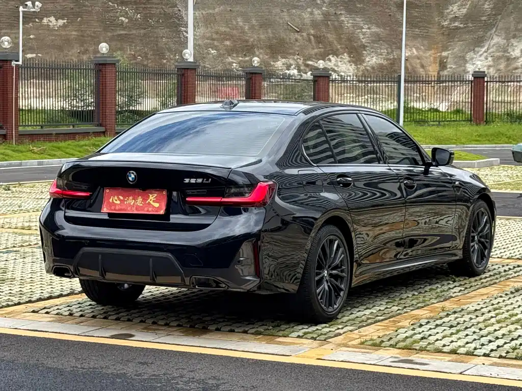 BMW 3 Series 2023