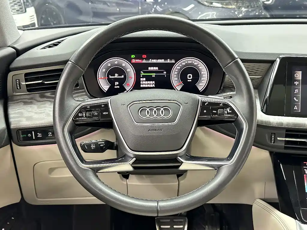 Audi Q6 2022 — фото 24
