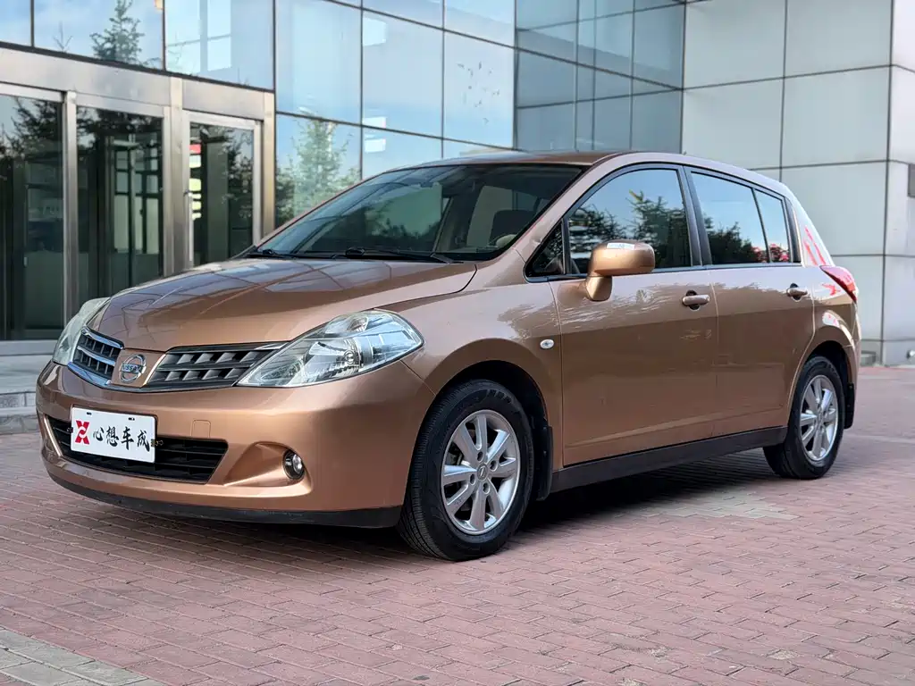 Nissan Tiida 2010