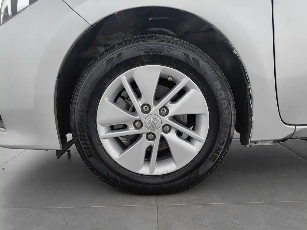 Toyota Corolla 2015 — фото 17
