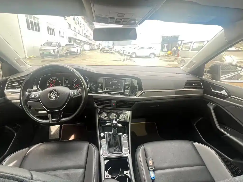 Volkswagen Sagitar 2020