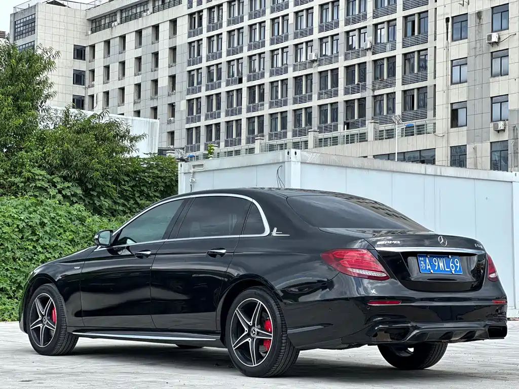 Mercedes-Benz E-Class 2020 — фото 17