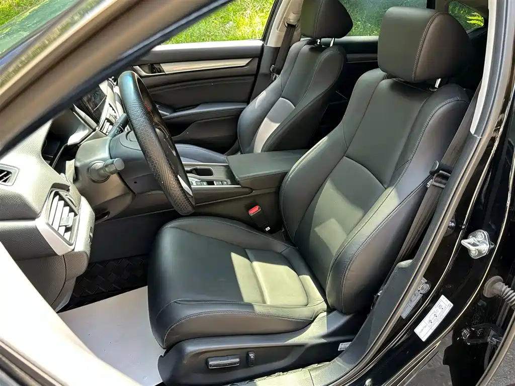 Honda Accord 2022 — фото 13