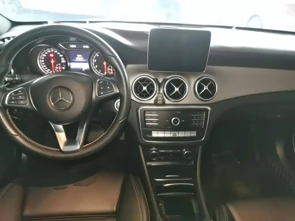 Mercedes-Benz CLA 2018 — фото 10
