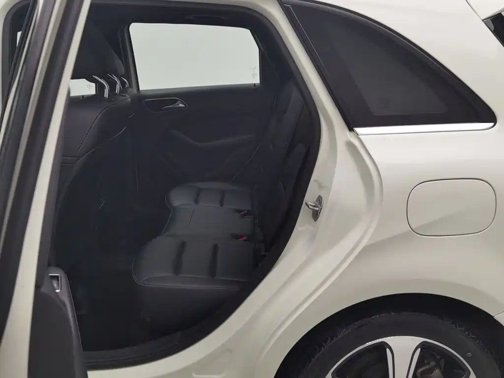 Mercedes-Benz B-Class 2018 — фото 15
