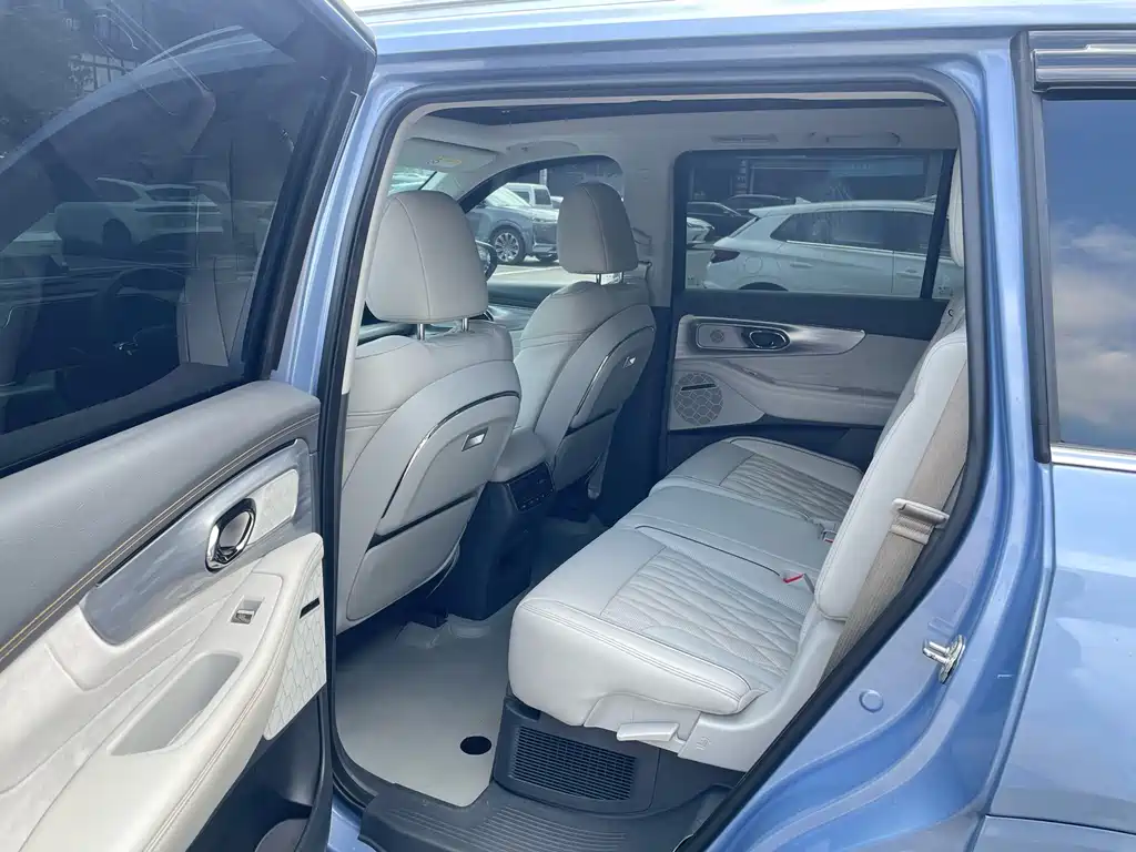 GAC Motor Trumpchi GS8 2022 — фото 11