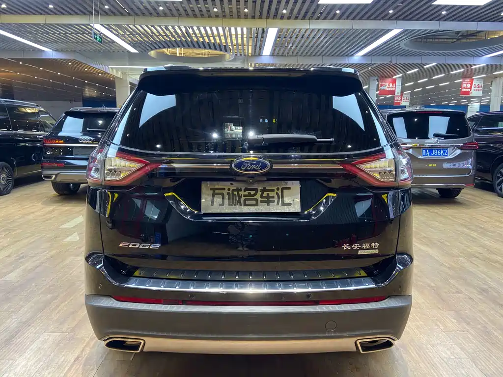 Ford Edge 2019 — фото 28