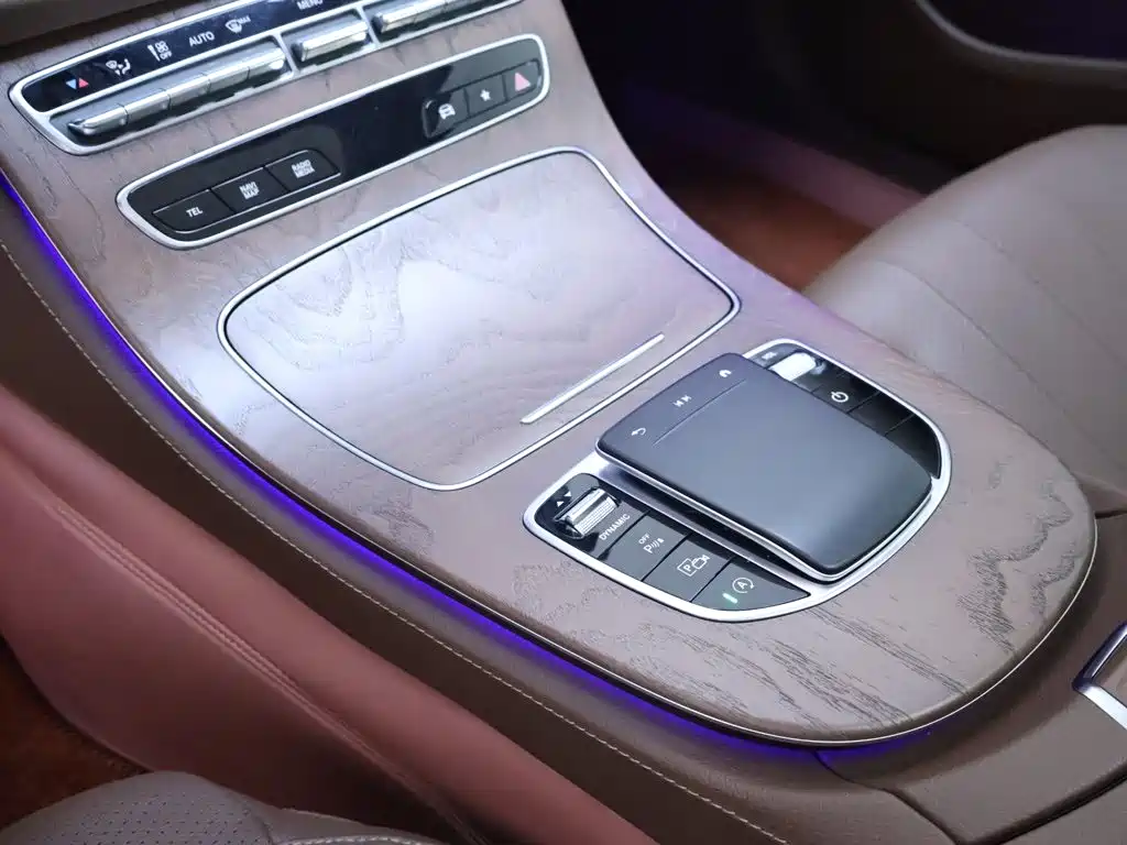 Mercedes-Benz E-Class 2021 — фото 12