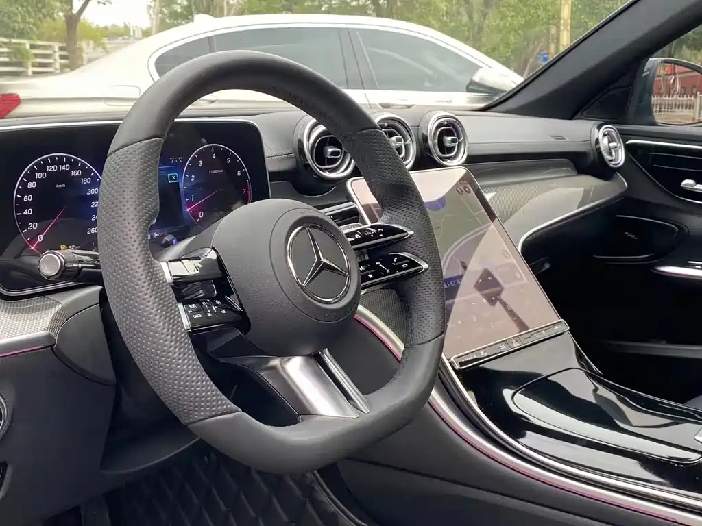 Mercedes-Benz C-Class 2023 — фото 9