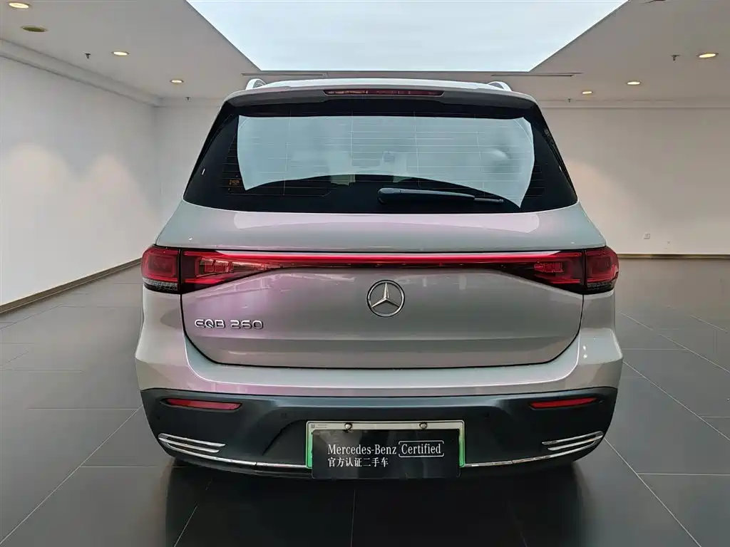 Mercedes-Benz EQB 2023 — фото 4