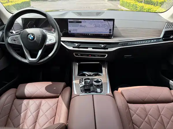 BMW X7 2025