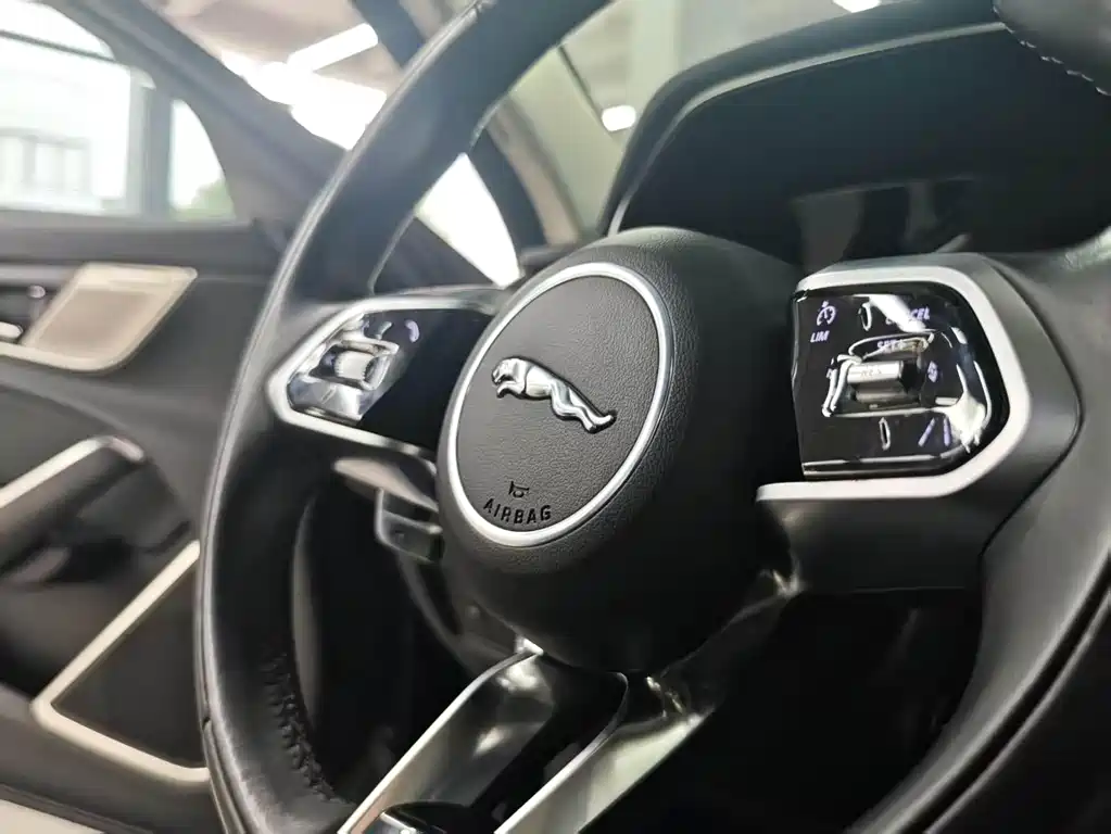 Jaguar XFL 2021 — фото 19