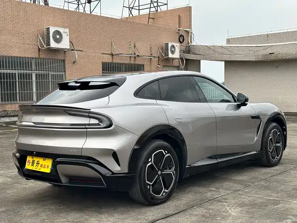 Xiaomi YU7 2025