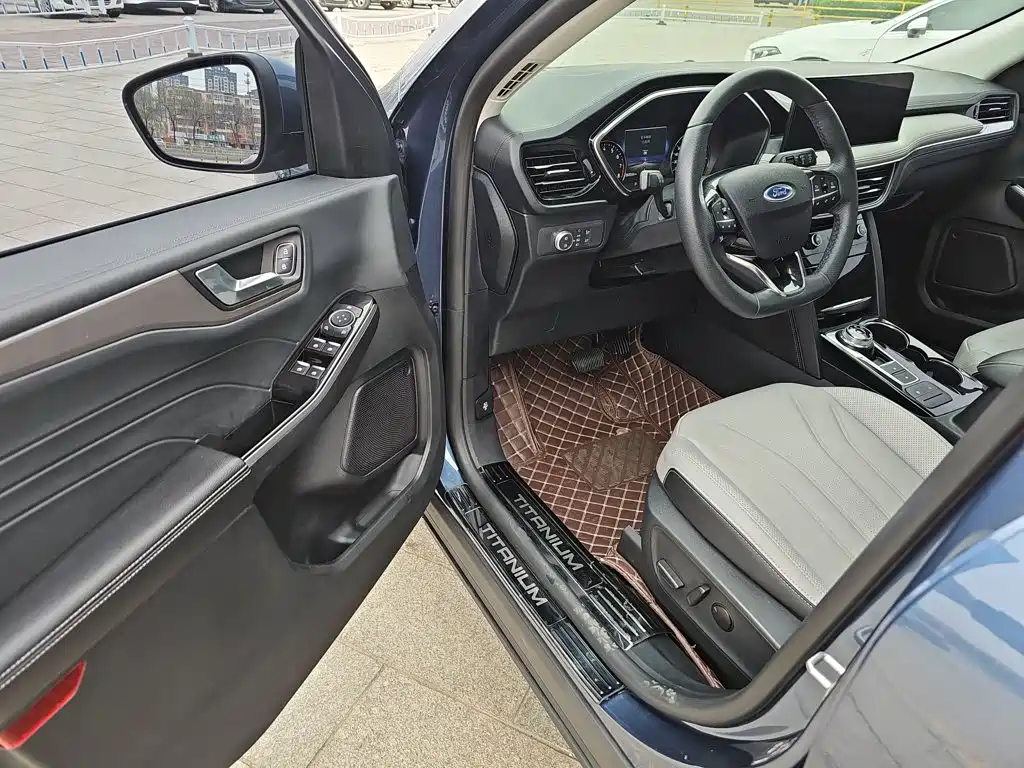 Ford Escape 2021 — фото 18