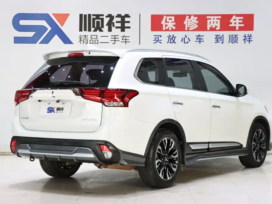 Mitsubishi Outlander 2020 — фото 4