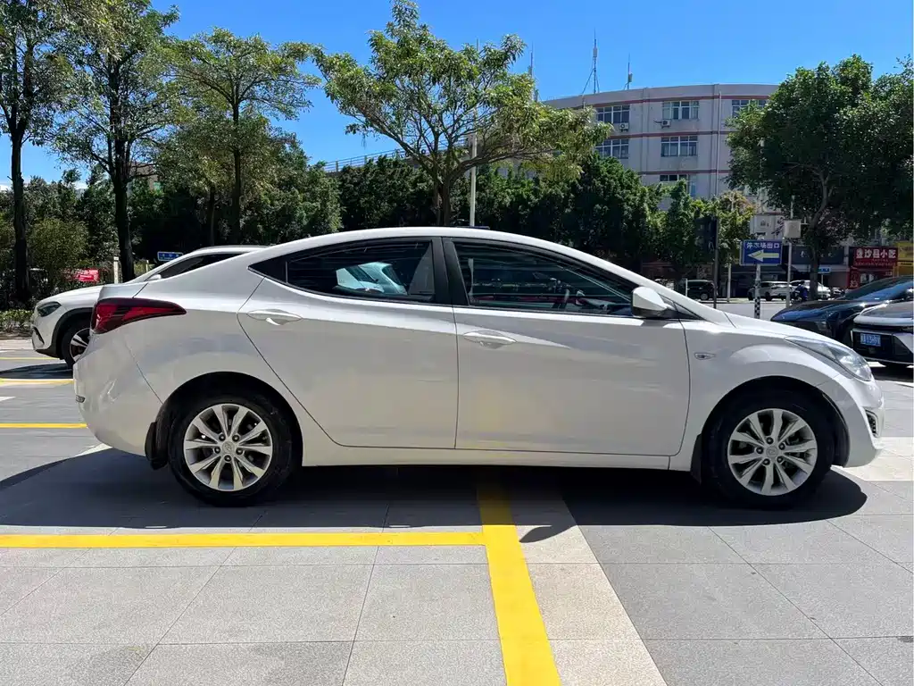 Hyundai Elantra Langdong 2018 — фото 8