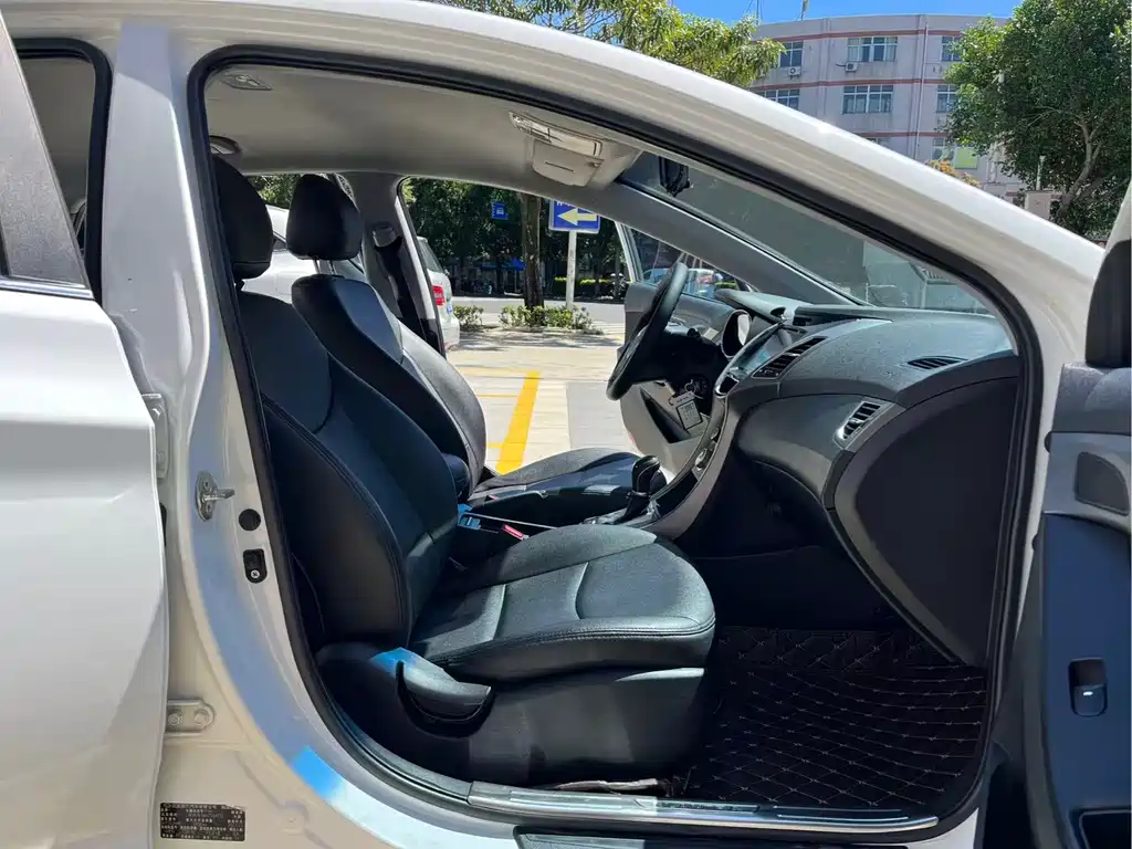 Hyundai Elantra Langdong 2018 — фото 28