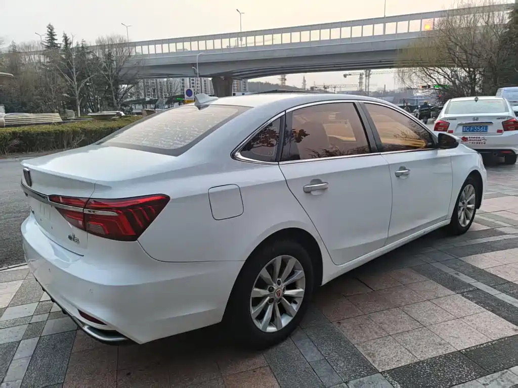 Roewe i6 New Energy 2019 — фото 12