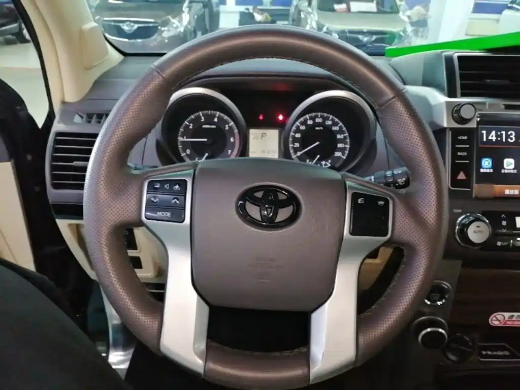 Toyota Prado 2015 — фото 11