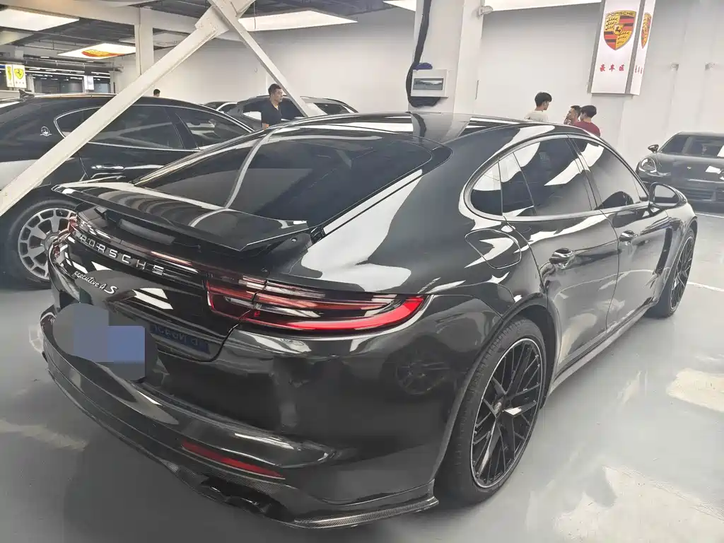 Porsche Panamera 2018 — фото 27