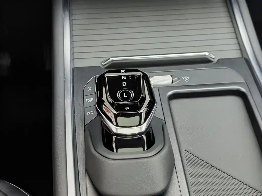 Ford Edge 2025 — фото 13