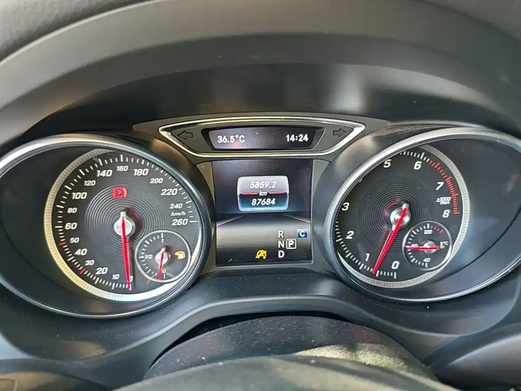 Mercedes-Benz GLA 2018 — фото 12