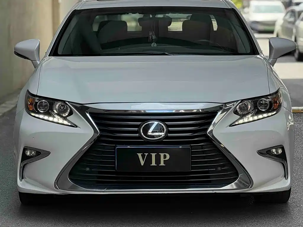 Lexus ES 2017 — фото 2