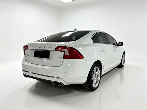 Volvo S60 2015