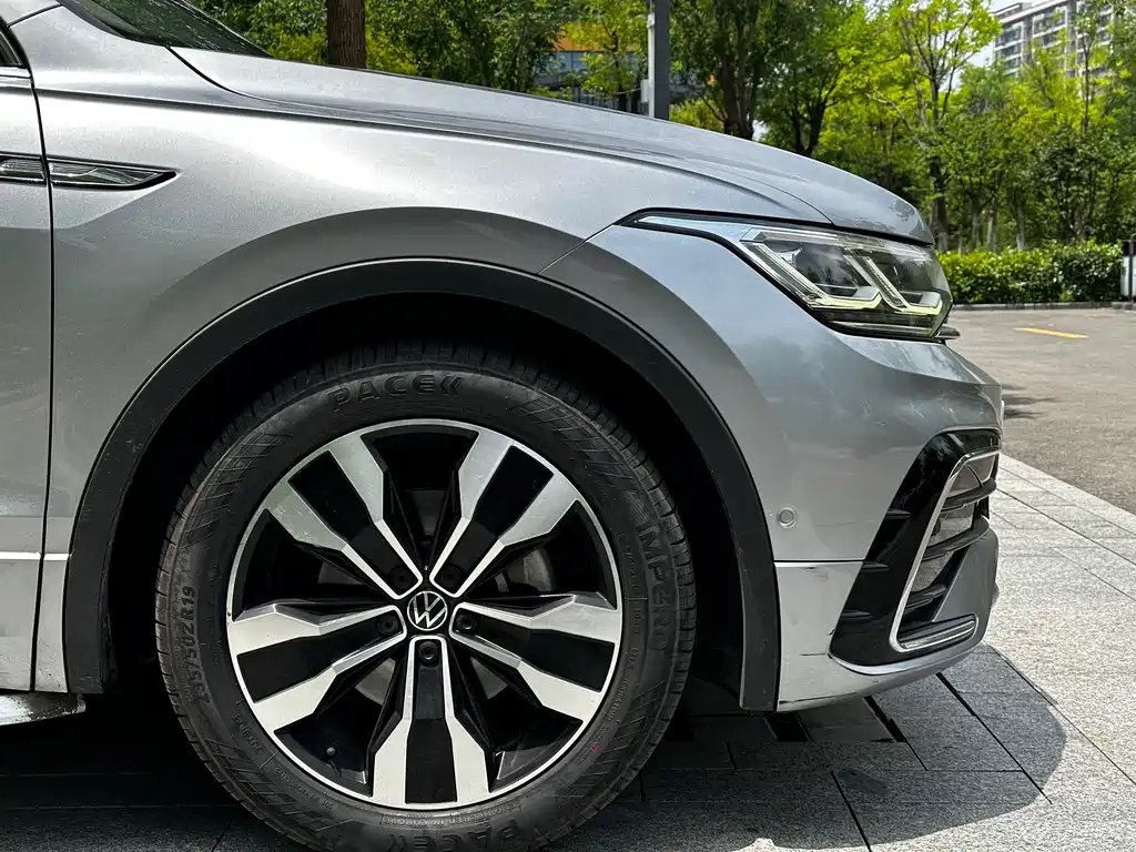 Volkswagen Tiguan L 2021