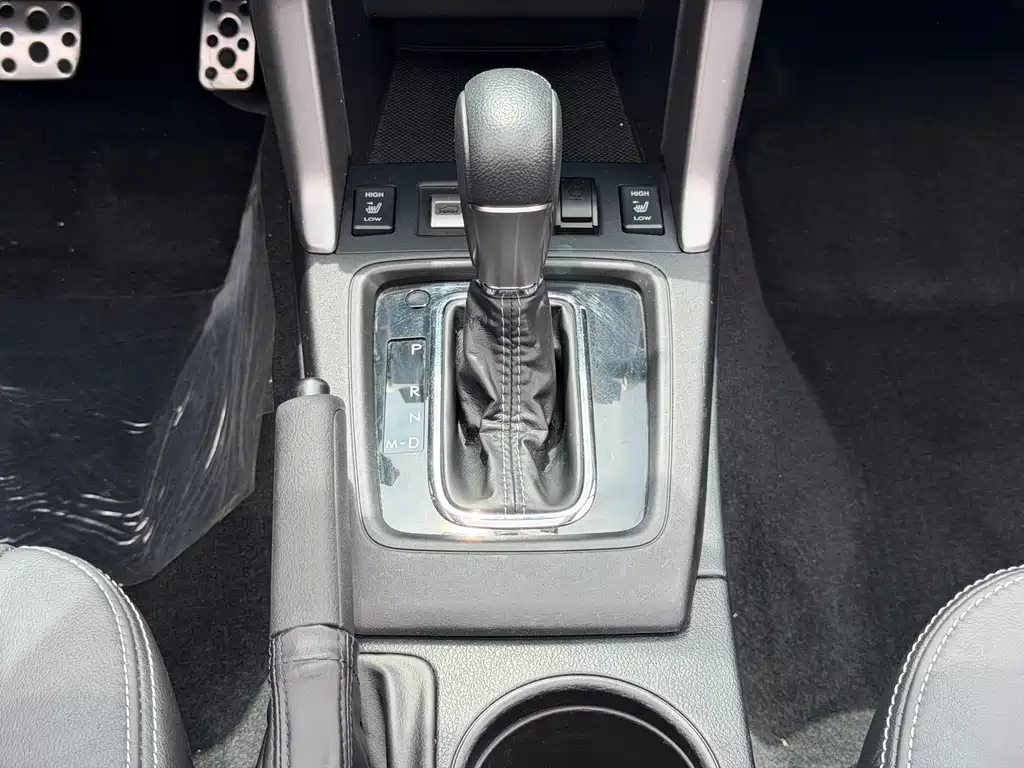 Subaru Forester 2015 — фото 18