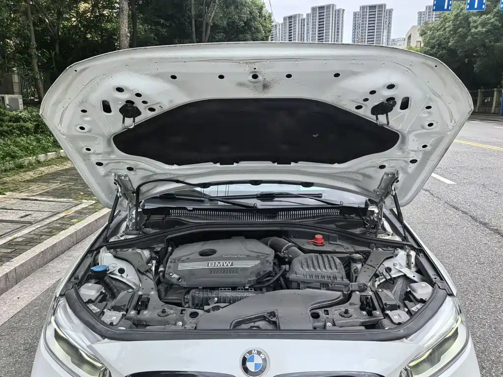 BMW 1 Series 2022 — фото 16