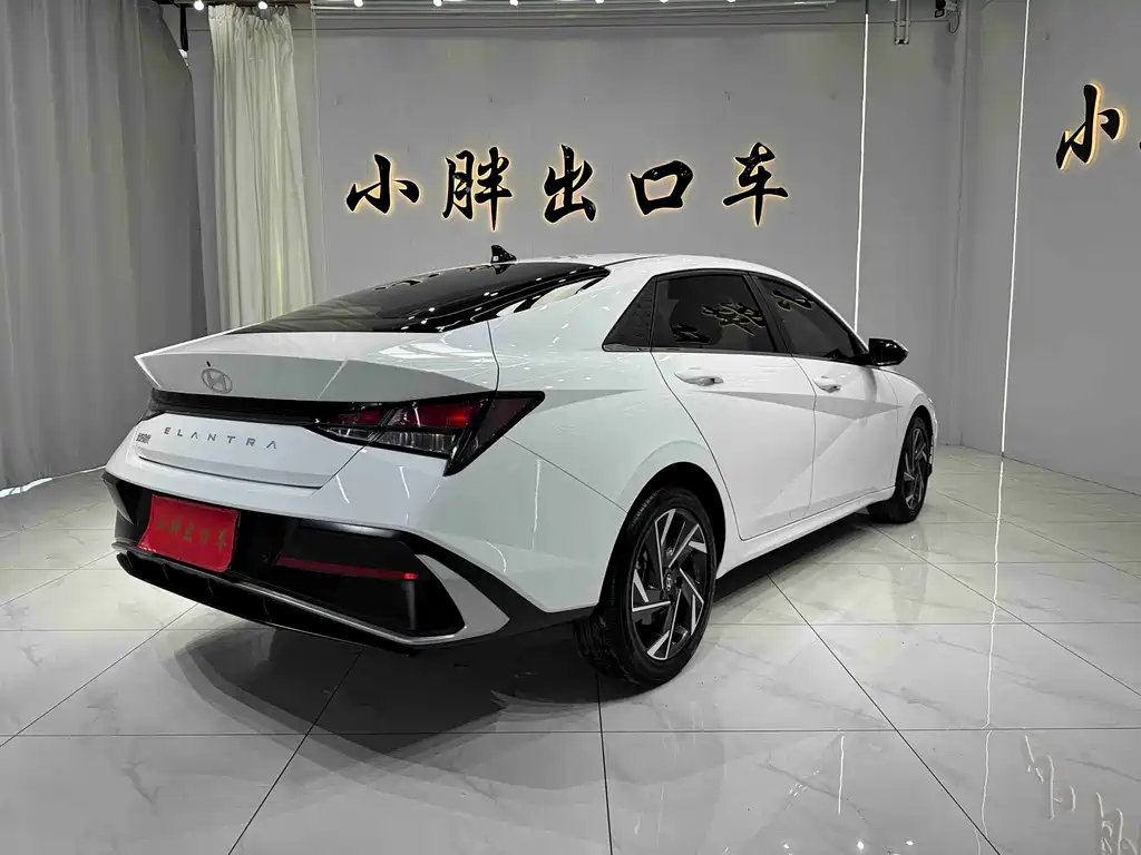 Hyundai Elantra 2024