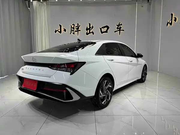 Hyundai Elantra 2024