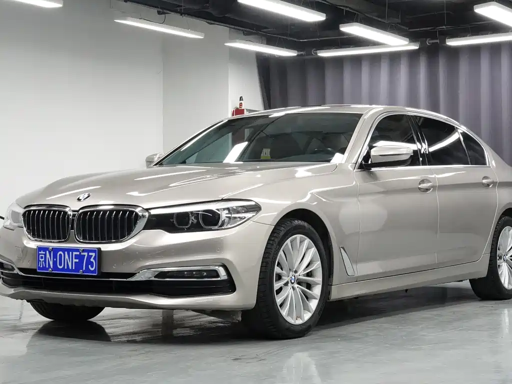 BMW 5 Series 2019 — фото 1