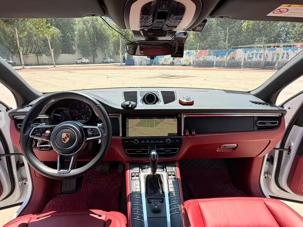 Porsche Macan 2019 — фото 17