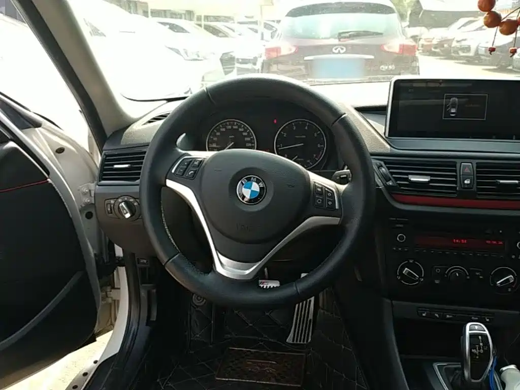 BMW X1 2016 — фото 11