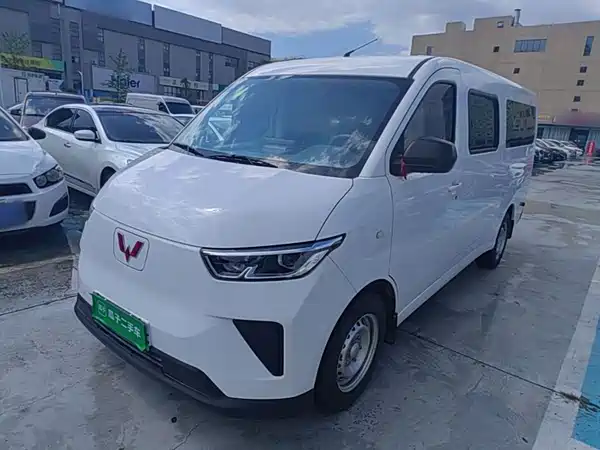 Wuling Yangguang 2025