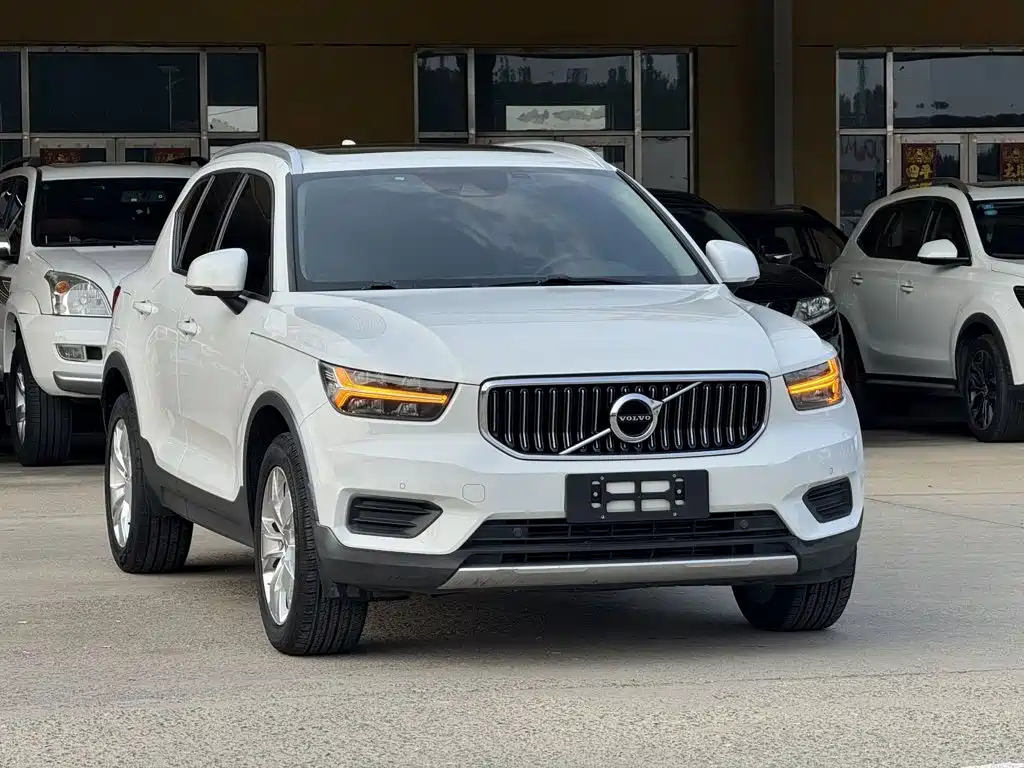 Volvo XC40 2020 — фото 3