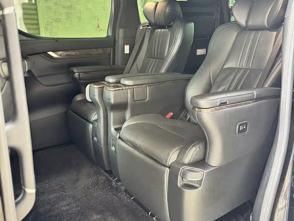 Toyota Vellfire 2020 — фото 11