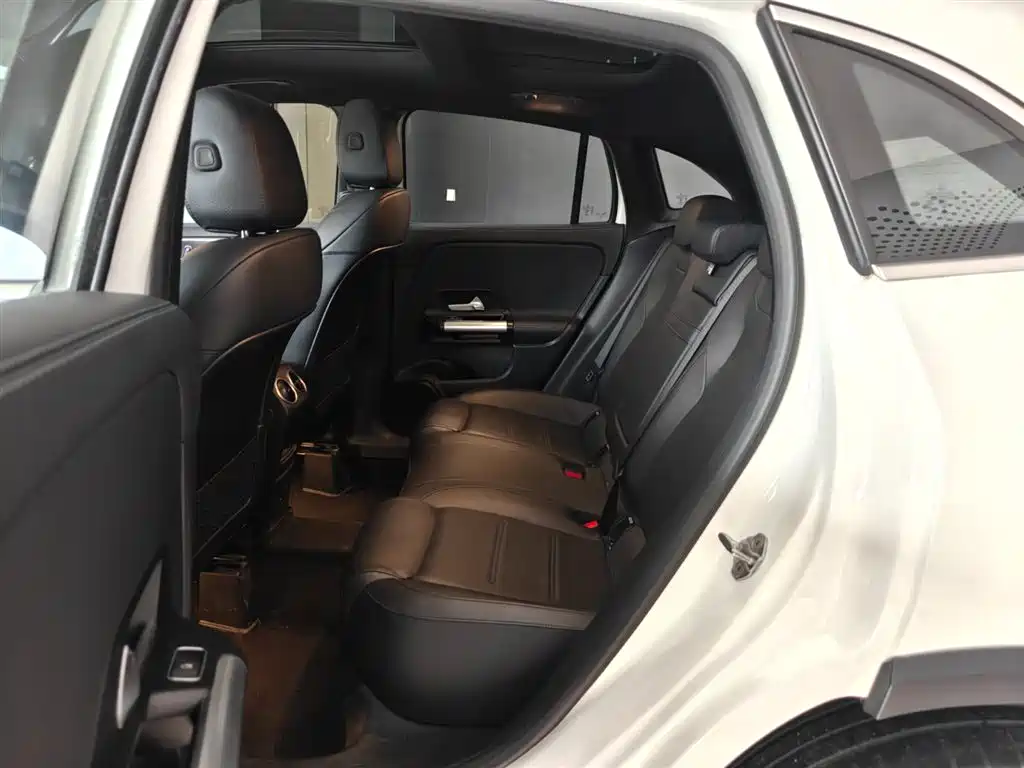 Mercedes-Benz GLA 2023 — фото 10