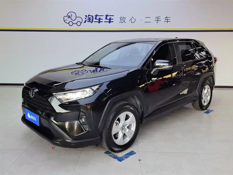 Toyota RAV4 2024 — фото 1